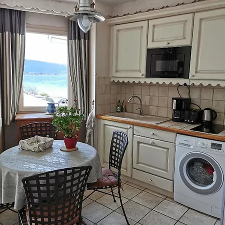 La Baie Des Voiles ,vue D'annecy ,plage Privee Apartment *