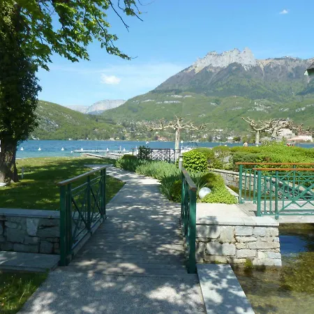 Apartment La Baie Des Voiles ,vue D'annecy ,plage Privee *