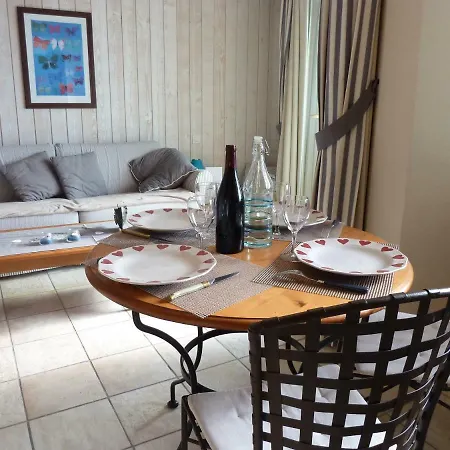 La Baie Des Voiles ,vue D'annecy ,plage Privee Apartment